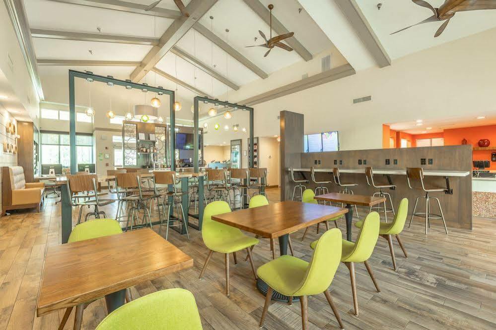 Holiday Inn Hotel And Suites Peachtree City By Ihg Exterior foto